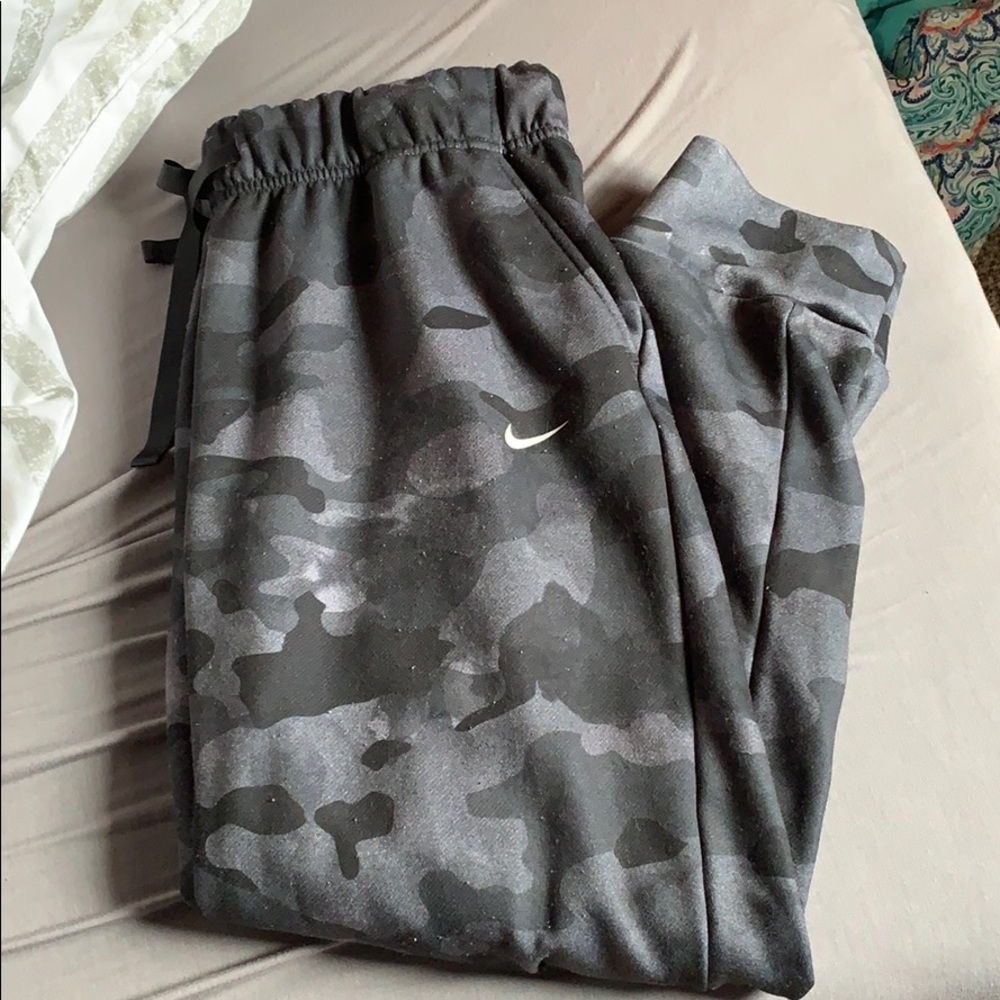 camo nike joggers